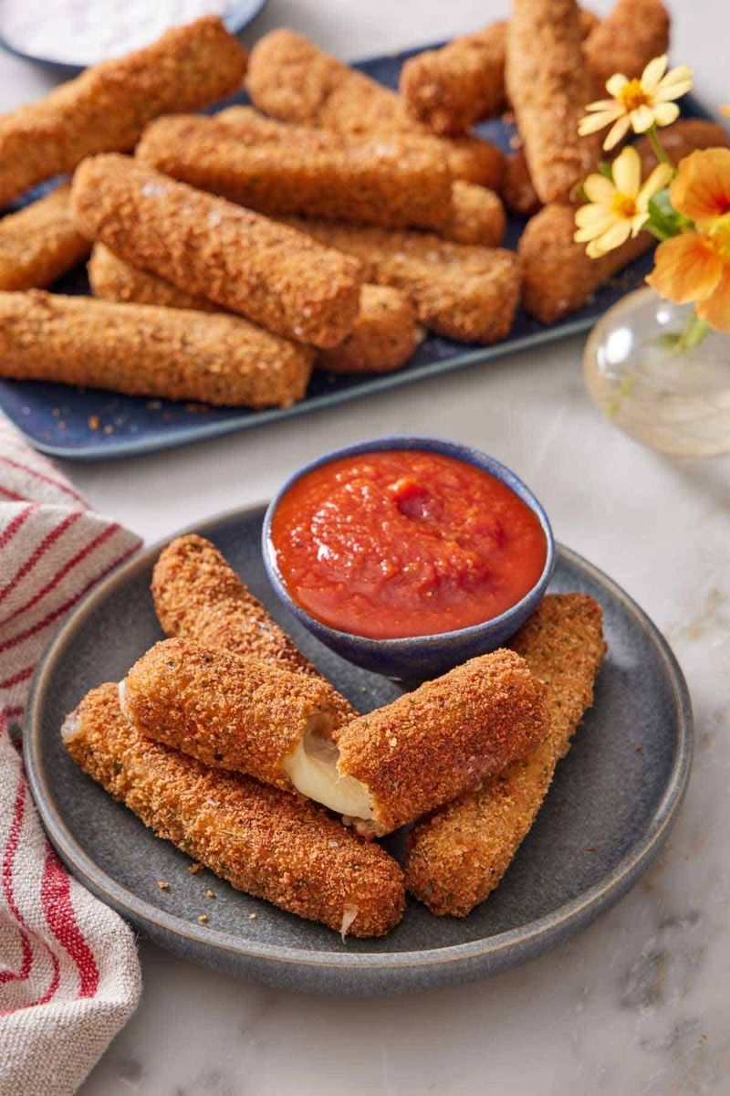 Mozzarella Sticks (3 Pcs)